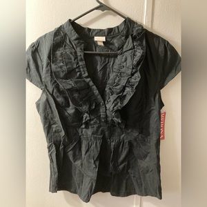 Women’s black sleeveless shirt